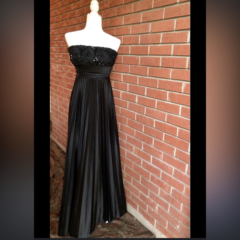 Chic Strapless Black Dress David’s Bridal - Picture 2 of 4